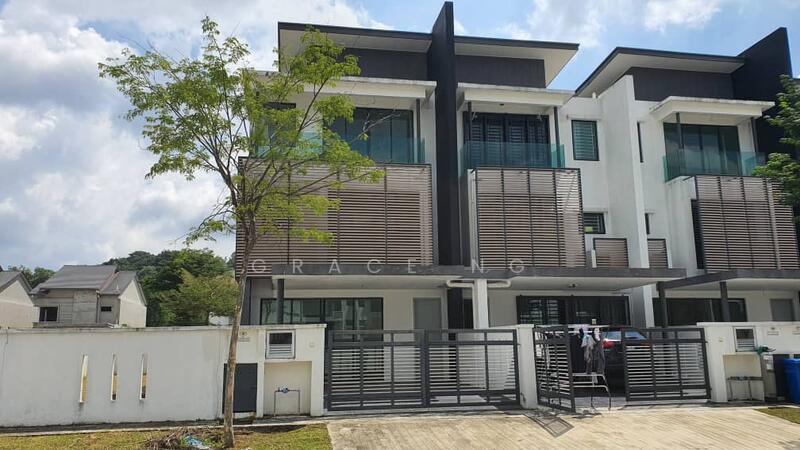 3-storey Terraced House for Sale in Saujana Utama (Puncak Alam) - Grace Ng - Exterior - PropertyGuru.com.my