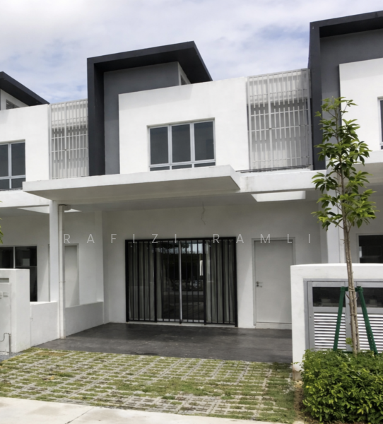 Rumah Teres 2-Tingkat untuk Dijual di Cybersouth (Dengkil) - Rafizi Ramli - Exterior - PropertyGuru.com.my