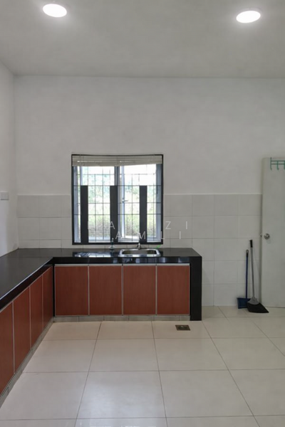 Rumah Teres 2-Tingkat untuk Dijual di Cybersouth (Dengkil) - Rafizi Ramli - Kitchen - PropertyGuru.com.my