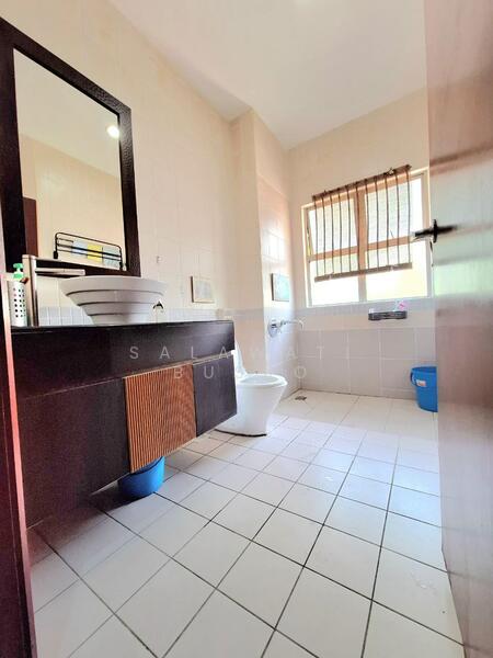 Semi-Detached House for Sale in Setia Eco Park (Setia Alam) - Salawati Busro - Bathroom - PropertyGuru.com.my