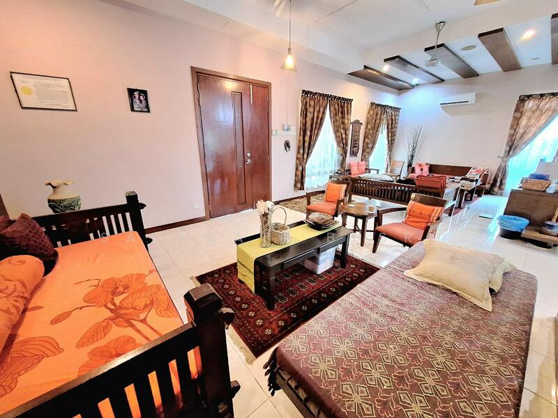 Semi-Detached House for Sale in Setia Eco Park (Setia Alam) - Salawati Busro - Living Room - PropertyGuru.com.my