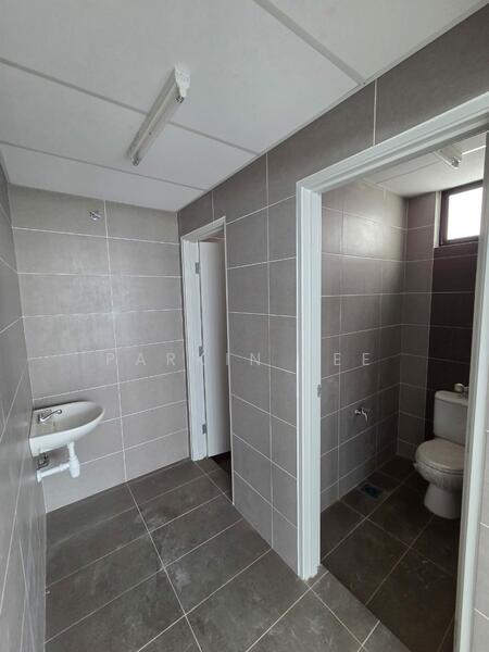 Factory for Rent in Kulai (Johor) - Parkin Lee - Bathroom - PropertyGuru.com.my
