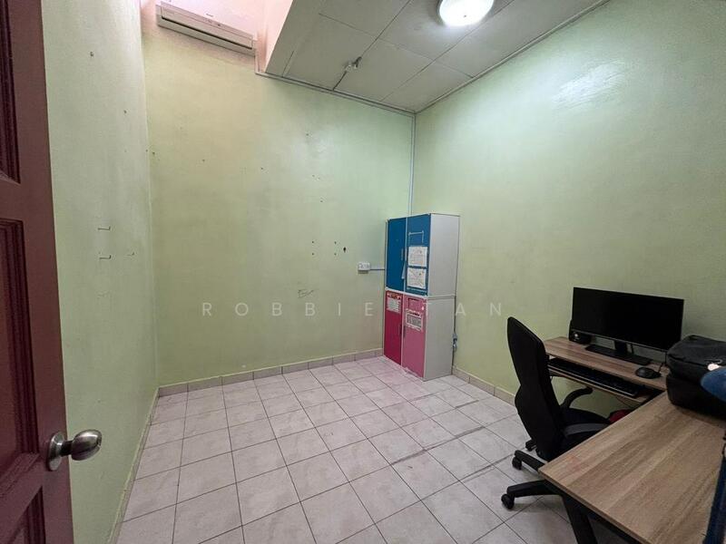1-storey Terraced House for Sale in Bandar Putra (Kulai) - Robbie Tan - Study - PropertyGuru.com.my