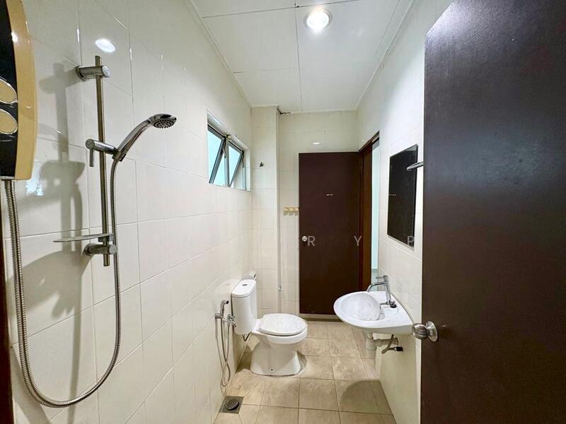 Sutera Damansara untuk Untuk Dijual - RM 860,000, Feb 2026 - Common Bathroom - PropertyGuru.com.my