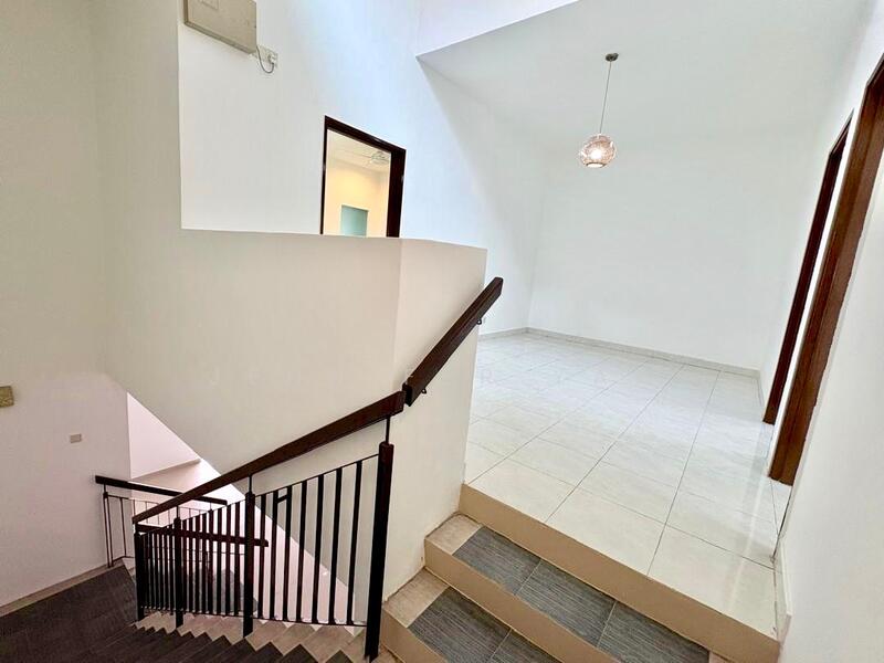 Sutera Damansara untuk Untuk Dijual - RM 860,000, Feb 2026 - Staircase - PropertyGuru.com.my