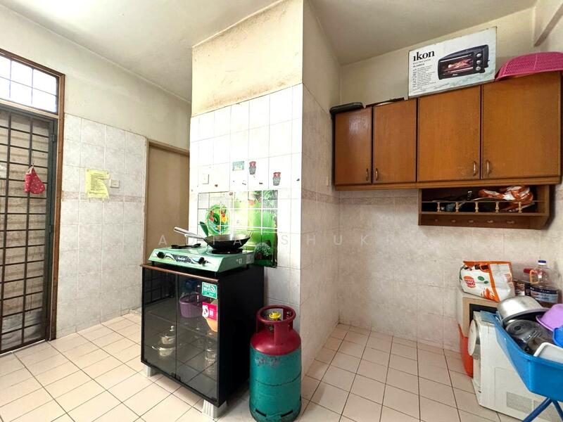 Rumah Teres 2 Tingkat untuk Dijual di Seksyen 13 (Shah Alam) - Nadia Shukri - Kitchen - PropertyGuru.com.my