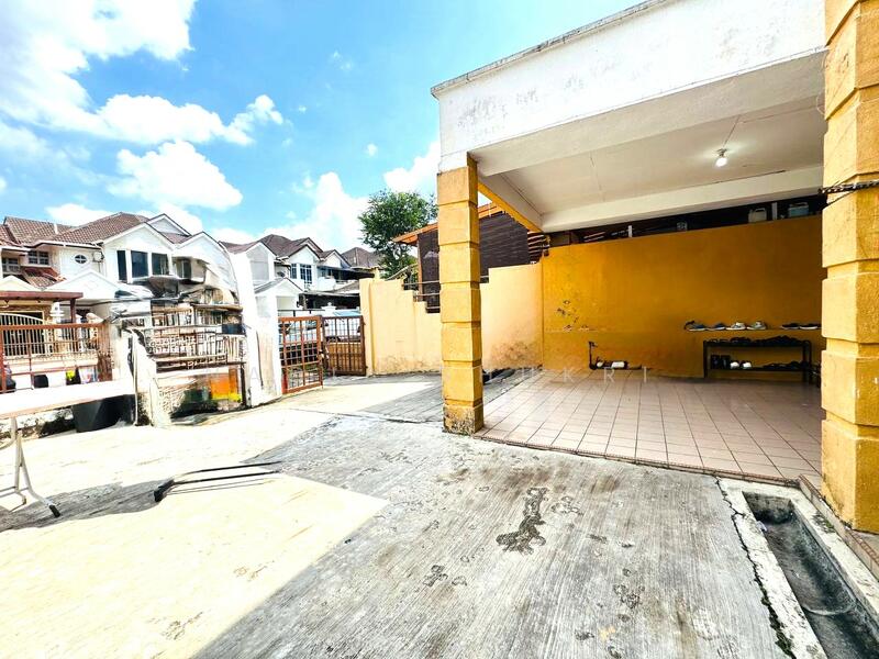 Rumah Teres 2 Tingkat untuk Dijual di Seksyen 13 (Shah Alam) - Nadia Shukri - Exterior - PropertyGuru.com.my