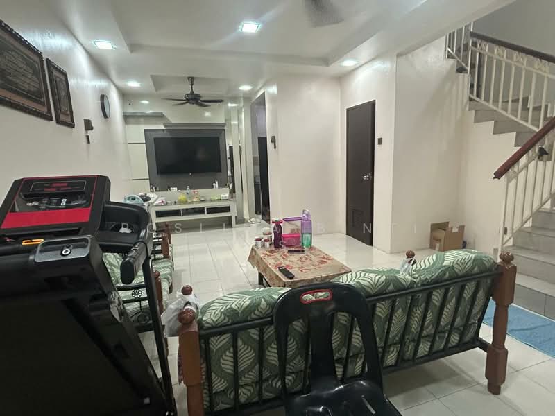 Rumah Teres 2 Tingkat untuk Dijual di Permas Jaya (Johor) - Roslina Binti Kassim - Living Room - PropertyGuru.com.my
