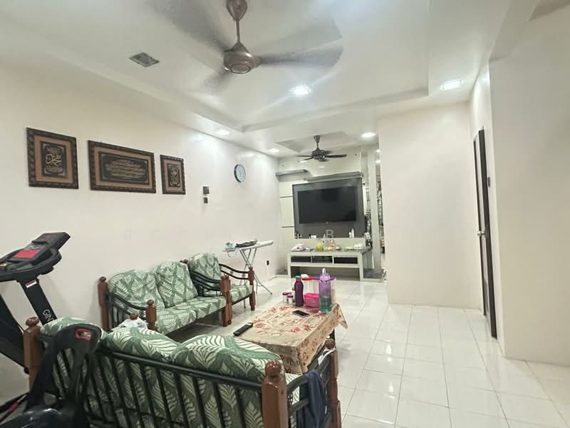 Rumah Teres 2 Tingkat untuk Dijual di Permas Jaya (Johor) - Roslina Binti Kassim - Living Room - PropertyGuru.com.my