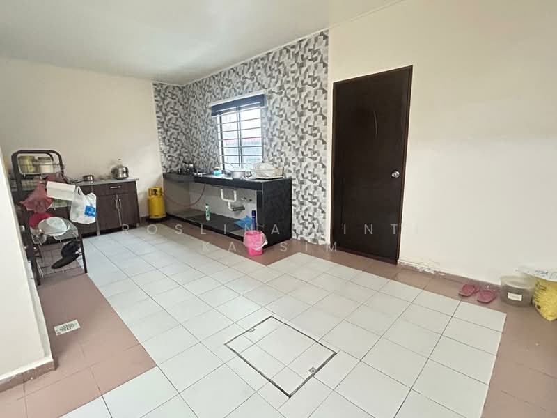 Rumah Teres 2 Tingkat untuk Dijual di Permas Jaya (Johor) - Roslina Binti Kassim - Kitchen - PropertyGuru.com.my