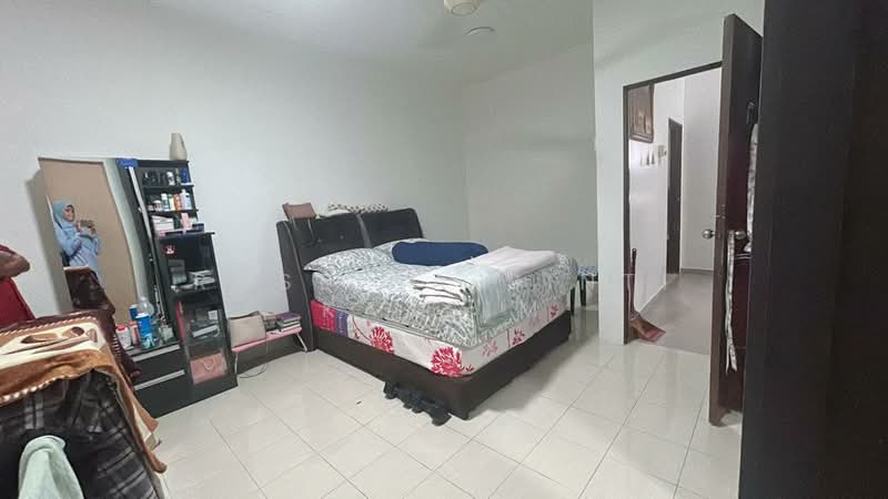 Rumah Teres 2 Tingkat untuk Dijual di Permas Jaya (Johor) - Roslina Binti Kassim - Bedroom - PropertyGuru.com.my