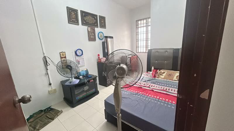 Rumah Teres 2 Tingkat untuk Dijual di Permas Jaya (Johor) - Roslina Binti Kassim - Bedroom - PropertyGuru.com.my
