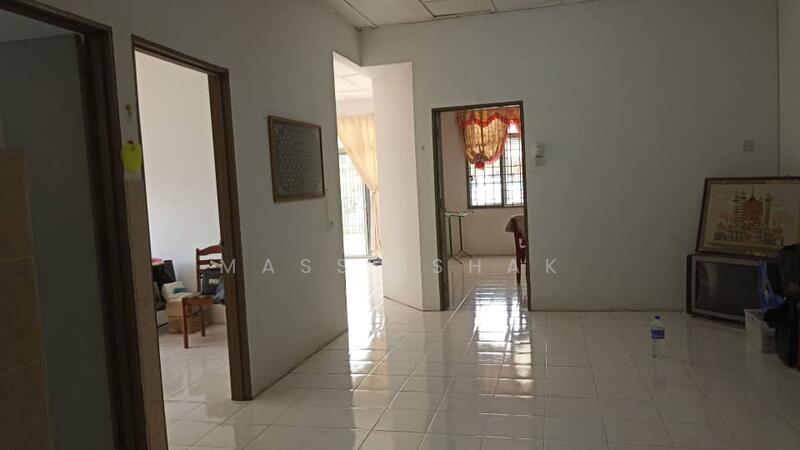 Semi-Detached House for Sale in Sepang (Selangor) - Mass Ishak - Living Room - PropertyGuru.com.my