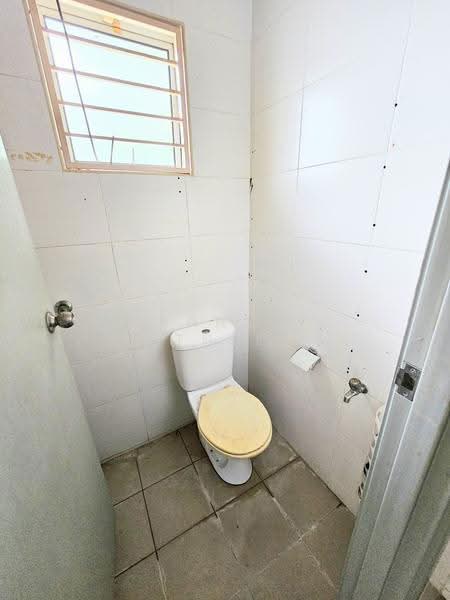 Semi-Detached House for Sale in Saujana Villa (Kajang) - Francis Thee - Bathroom - PropertyGuru.com.my