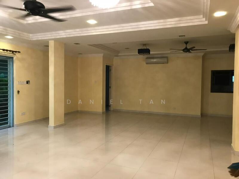 3 Storey Semi-D Mutiara Gombak 2, Kuala Lumpur untuk Untuk Dijual - RM 2,250,000, Feb 2026 - Living Room - PropertyGuru.com.my