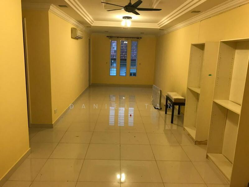 3 Storey Semi-D Mutiara Gombak 2, Kuala Lumpur untuk Untuk Dijual - RM 2,250,000, Feb 2026 - Living Room - PropertyGuru.com.my