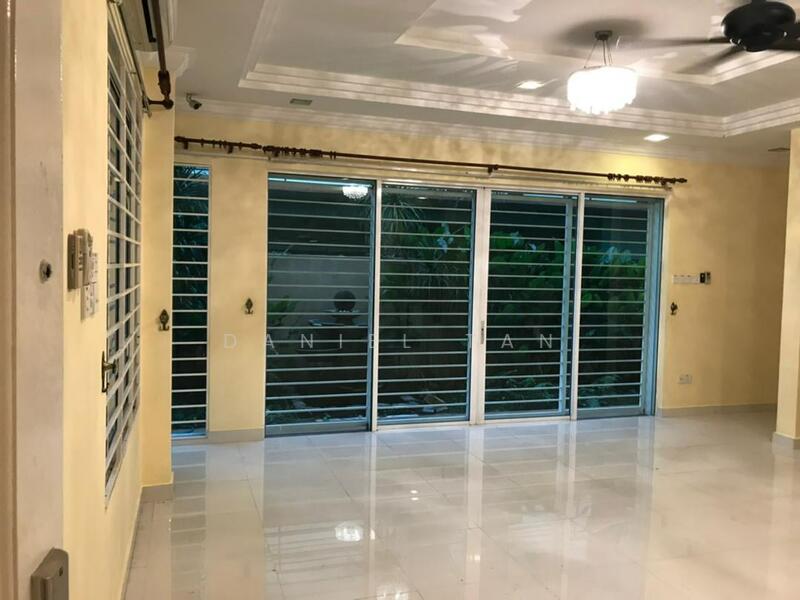 3 Storey Semi-D Mutiara Gombak 2, Kuala Lumpur untuk Untuk Dijual - RM 2,250,000, Feb 2026 - Living Room - PropertyGuru.com.my