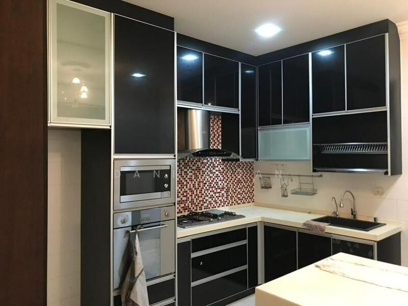 3 Storey Semi-D Mutiara Gombak 2, Kuala Lumpur untuk Untuk Dijual - RM 2,250,000, Feb 2026 - Kitchen - PropertyGuru.com.my