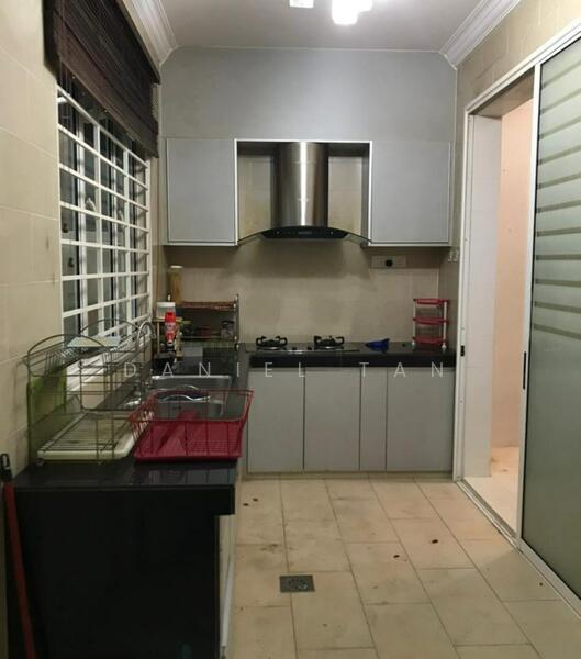 3 Storey Semi-D Mutiara Gombak 2, Kuala Lumpur untuk Untuk Dijual - RM 2,250,000, Feb 2026 - Kitchen - PropertyGuru.com.my