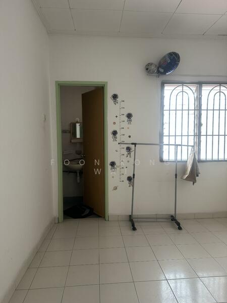Taman Subang Murni untuk Untuk Disewa - RM 1,900 /bulan, Apr 2026 - Bathroom - PropertyGuru.com.my