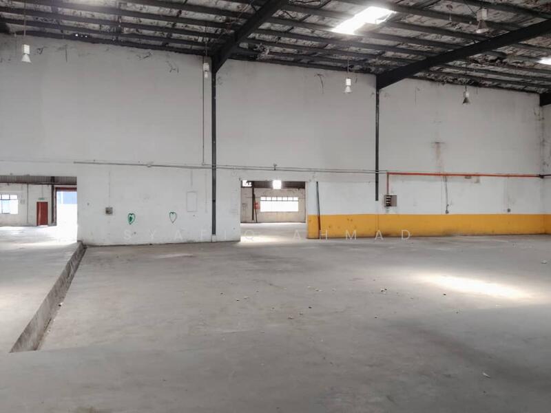 Warehouse for Rent in Pengkalan Chepa (Kelantan) - Syafiq Ahmad - Interior - PropertyGuru.com.my