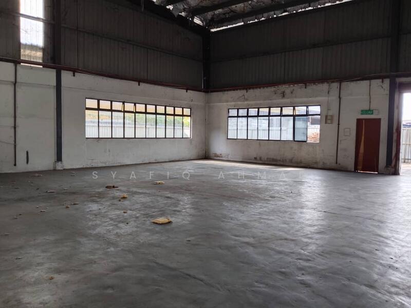 Warehouse for Rent in Pengkalan Chepa (Kelantan) - Syafiq Ahmad - Interior - PropertyGuru.com.my