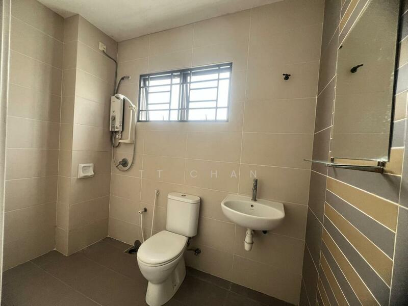 Townhouse for Sale in 16 Sierra (Puchong) - TT Chan - Bathroom - PropertyGuru.com.my
