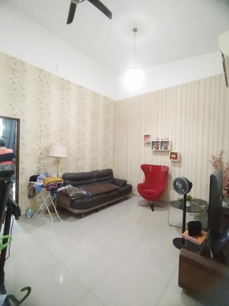2-storey Terraced House for Sale in Taman Mount Austin (Tebrau) - Garet Lim - Living Room - PropertyGuru.com.my