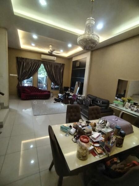 2-storey Terraced House for Sale in Taman Mount Austin (Tebrau) - Garet Lim - Living Room - PropertyGuru.com.my