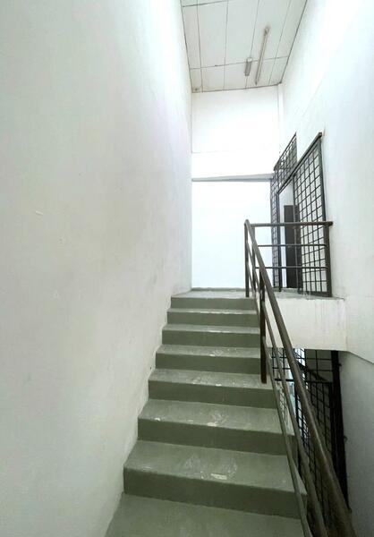 Shop / Office for Rent in Bandar Seri Putra (Bangi) - Atikah Azman - Corridor - PropertyGuru.com.my