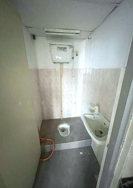 Shop / Office for Rent in Bandar Seri Putra (Bangi) - Atikah Azman - Bathroom - PropertyGuru.com.my