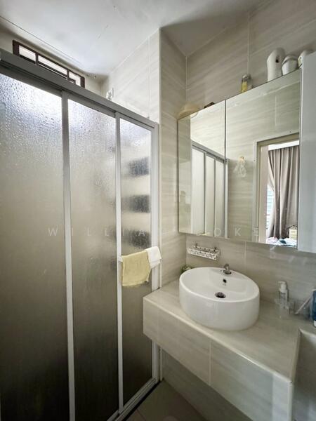Service Residence for Sale at D'Summit Residences - William Loke - Bathroom - PropertyGuru.com.my