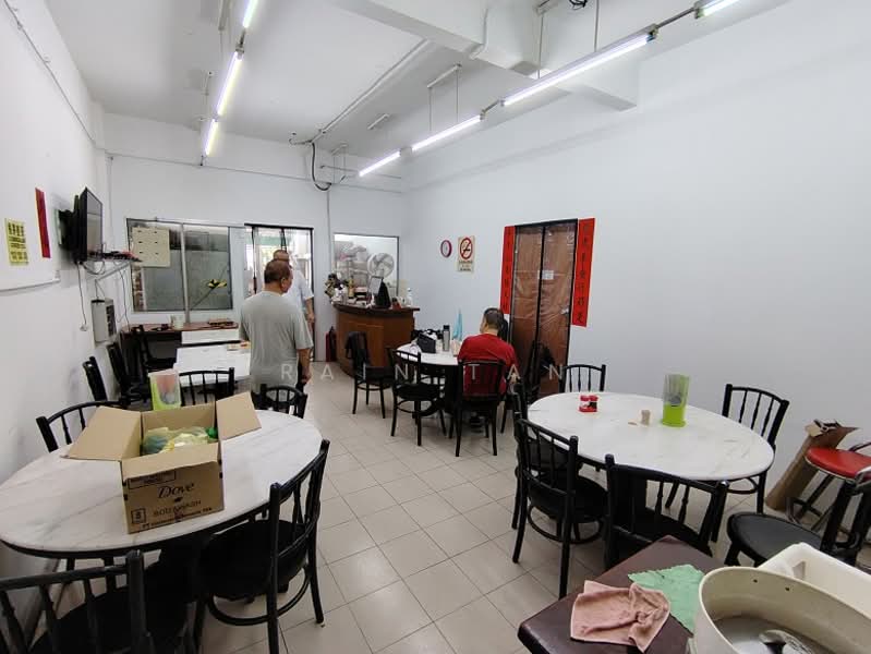 Kedai / Pejabat untuk Dijual di Bandar Kinrara Seksyen 3 (Bandar Kinrara) - Rain Tan - Interior - PropertyGuru.com.my