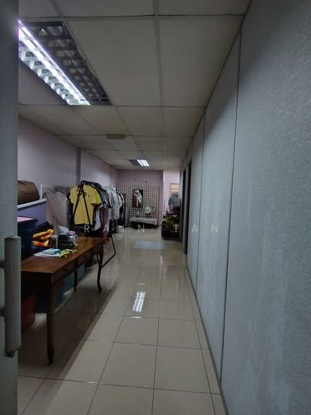 Kedai / Pejabat untuk Dijual di Bandar Kinrara Seksyen 3 (Bandar Kinrara) - Rain Tan - Corridor - PropertyGuru.com.my