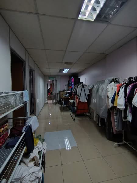 Kedai / Pejabat untuk Dijual di Bandar Kinrara Seksyen 3 (Bandar Kinrara) - Rain Tan - Corridor - PropertyGuru.com.my