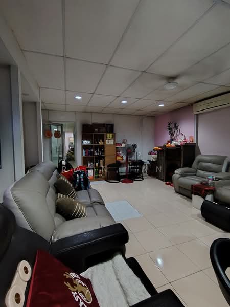 Kedai / Pejabat untuk Dijual di Bandar Kinrara Seksyen 3 (Bandar Kinrara) - Rain Tan - Living Room - PropertyGuru.com.my