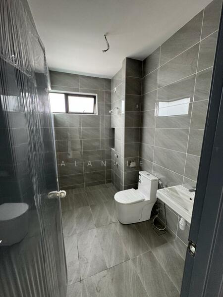2-storey Terraced House for Sale in Taman Austin Duta (Tebrau) - Alan Ler - Bathroom - PropertyGuru.com.my