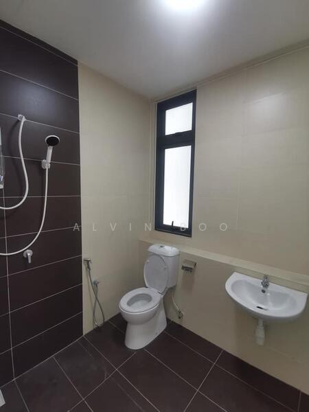 Service Residence for Sale at 8Scape Residence @ Sutera - Alvin Boo - Bathroom - PropertyGuru.com.my
