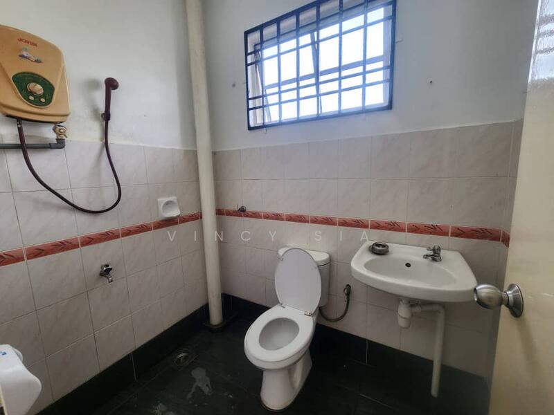 2-storey Terraced House for Sale in Taman Sri Pulai Perdana (Skudai) - Vincy Sia - Bathroom - PropertyGuru.com.my