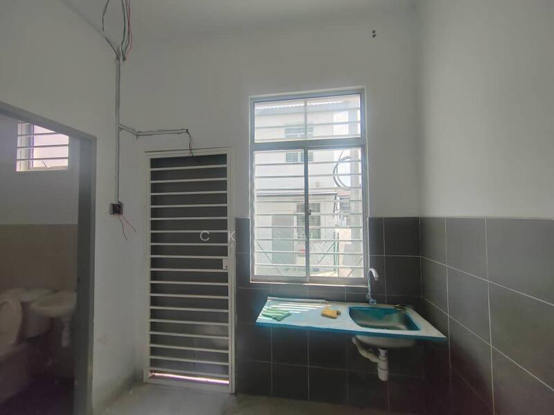 2-storey Terraced House for Sale in Taman Kundang Jaya (Rawang) - CK Sam - Kitchen - PropertyGuru.com.my