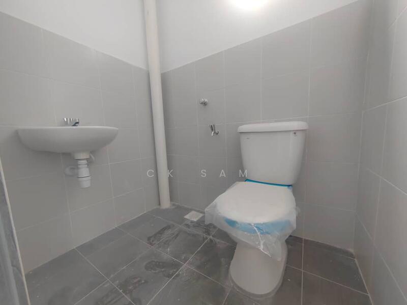 2-storey Terraced House for Sale in Taman Kundang Jaya (Rawang) - CK Sam - Bathroom - PropertyGuru.com.my