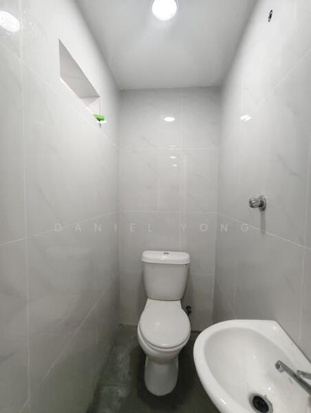 1-storey Terraced House for Sale in Taman Sri Pulai Perdana (Skudai) - Daniel Yong - Bathroom - PropertyGuru.com.my
