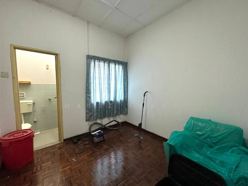 2-storey Terraced House for Sale in Taman Puncak Jalil (Seri Kembangan) - Hafiz Tajri - Bathroom - PropertyGuru.com.my