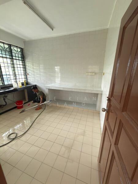 2-storey Terraced House for Sale in Taman Johor Jaya (Johor Bahru) - Lee Kian Siang - Kitchen - PropertyGuru.com.my