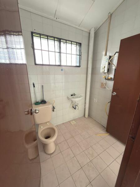 2-storey Terraced House for Sale in Taman Johor Jaya (Johor Bahru) - Lee Kian Siang - Bathroom - PropertyGuru.com.my