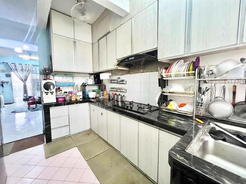 Bandar Rinching Seksyen 5 untuk Untuk Dijual - RM 420,000, Feb 2026 - Kitchen - PropertyGuru.com.my