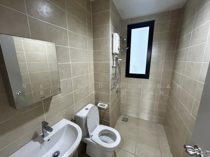 Servis Apartment untuk Dijual di i-Residence @ i-City - Nik Ahmad Muazzam Bin Nik Mazlan - Bathroom - PropertyGuru.com.my