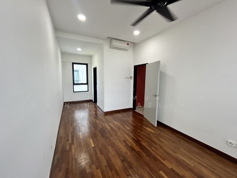 Servis Apartment untuk Dijual di i-Residence @ i-City - Nik Ahmad Muazzam Bin Nik Mazlan - Interior - PropertyGuru.com.my