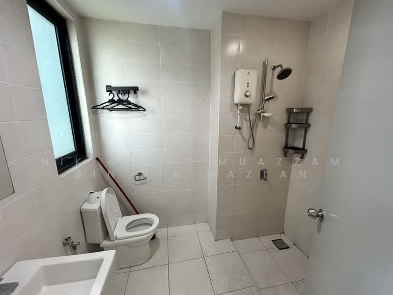 Servis Apartment untuk Dijual di i-Residence @ i-City - Nik Ahmad Muazzam Bin Nik Mazlan - Bathroom - PropertyGuru.com.my