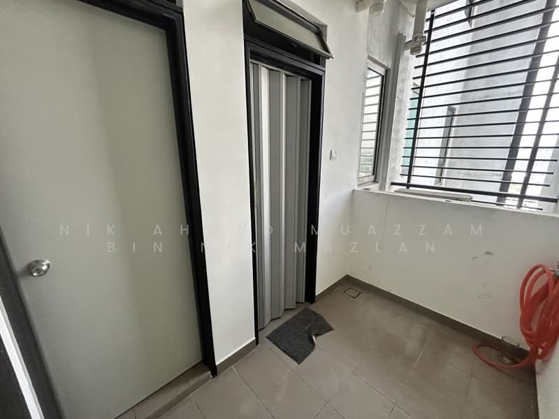 Servis Apartment untuk Dijual di i-Residence @ i-City - Nik Ahmad Muazzam Bin Nik Mazlan - Balcony - PropertyGuru.com.my